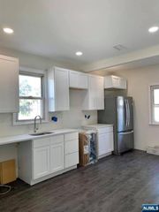 632 Chase Avenue 2, Lyndhurst, NJ 07071