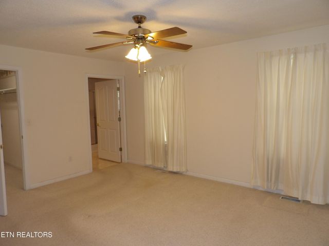 58 Russell Lane, Crossville, TN 38555