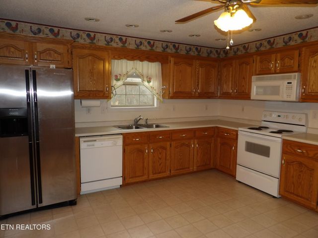 58 Russell Lane, Crossville, TN 38555