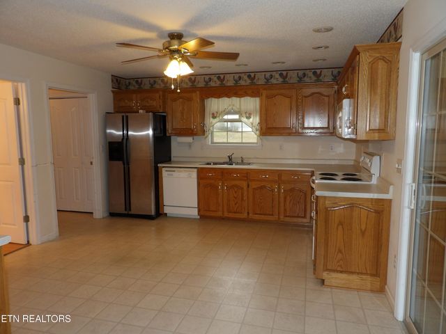 58 Russell Lane, Crossville, TN 38555