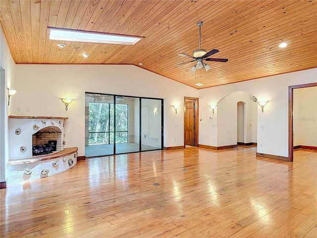 250 GARDEN STREET, Lake Helen, FL 32744