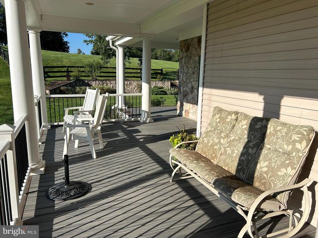 38303 WINSOME TRAIL LN, Purcellville, VA 20132