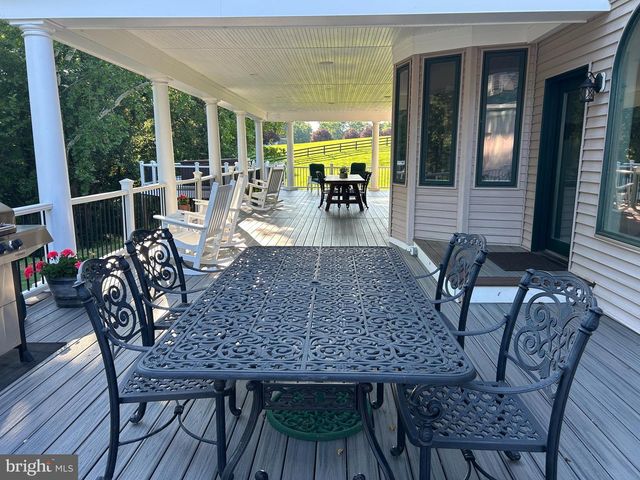 38303 WINSOME TRAIL LN, Purcellville, VA 20132