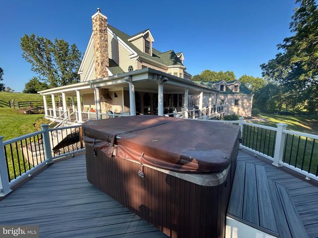 38303 WINSOME TRAIL LN, Purcellville, VA 20132