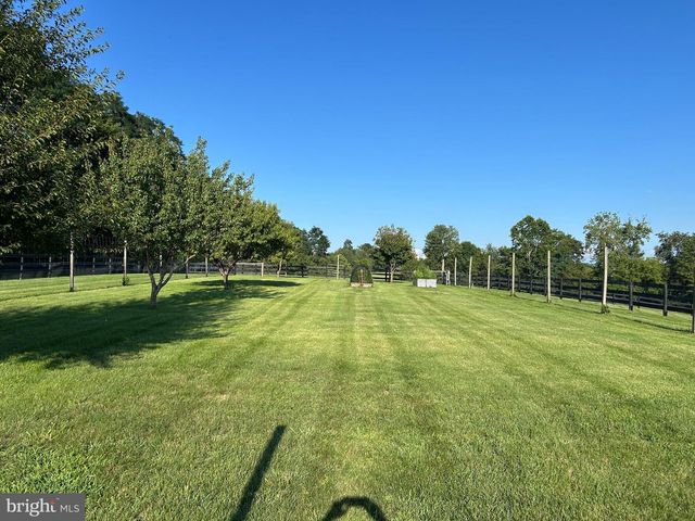 38303 WINSOME TRAIL LN, Purcellville, VA 20132