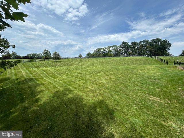 38303 WINSOME TRAIL LN, Purcellville, VA 20132