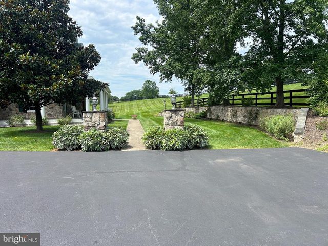 38303 WINSOME TRAIL LN, Purcellville, VA 20132