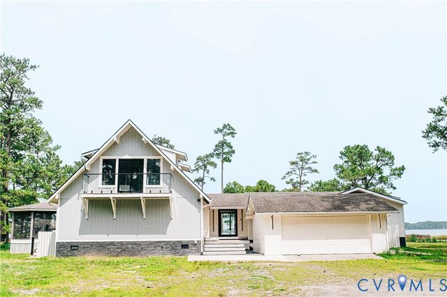687 Clark Point Dr, White Stone, VA 22578