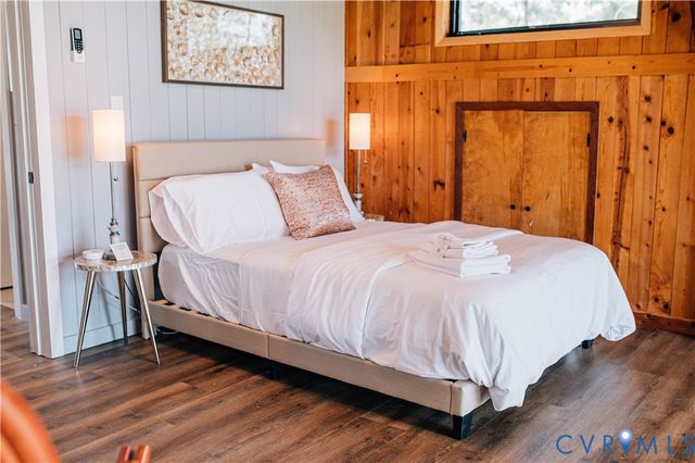 687 Clark Point Dr, White Stone, VA 22578