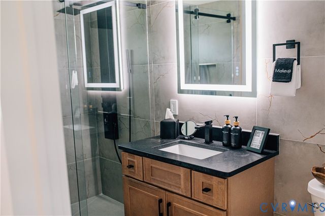 687 Clark Point Dr, White Stone, VA 22578