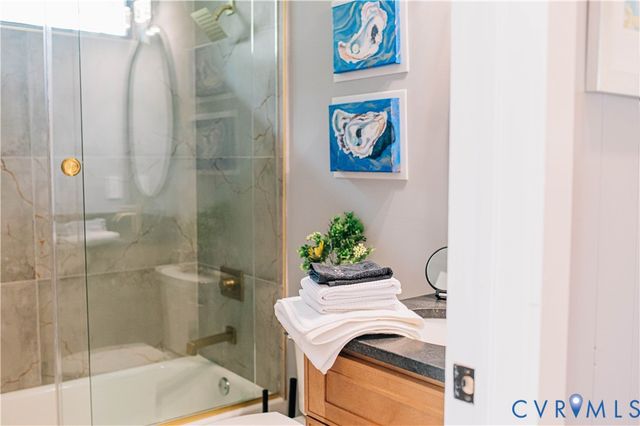 687 Clark Point Dr, White Stone, VA 22578