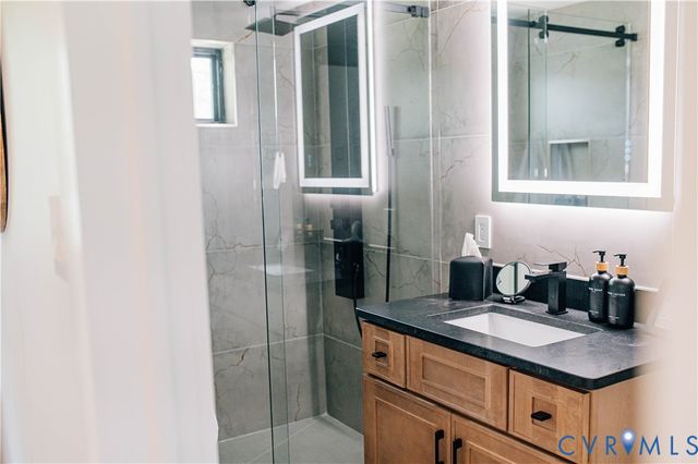 687 Clark Point Dr, White Stone, VA 22578