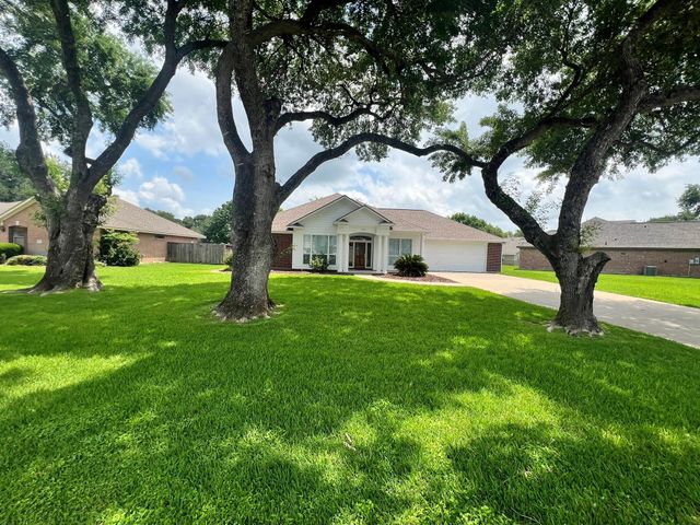 2902 Turtle Creek Drive Drive, Wharton, TX 77488
