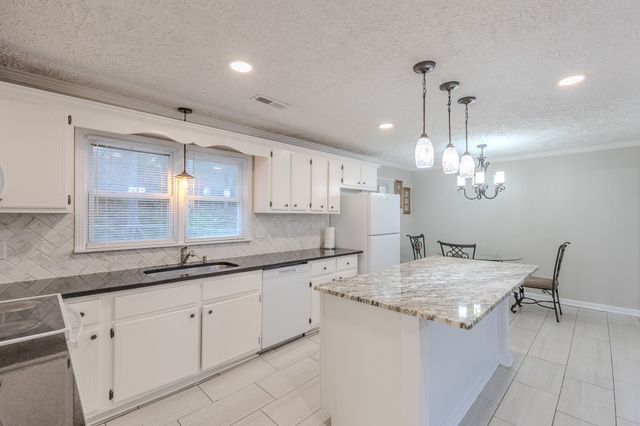 2911 N Central Ave, Humboldt, TN 38343