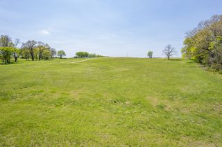 2 Old Zion Rd, Columbia, TN 38401