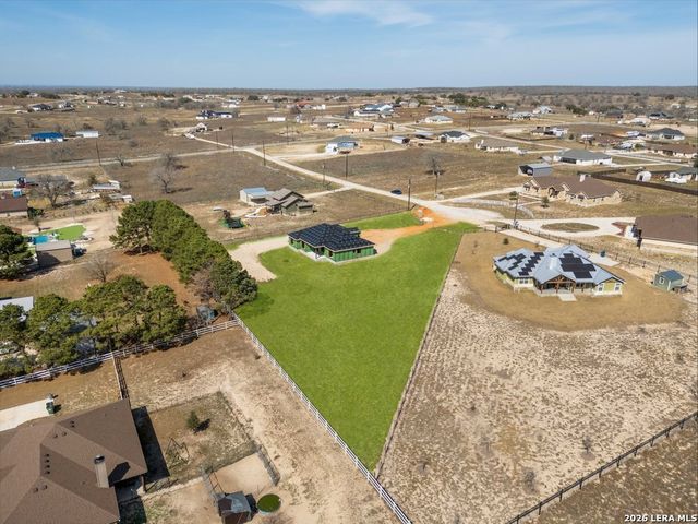 314 Honeysuckle Ln, La Vernia, TX 78121