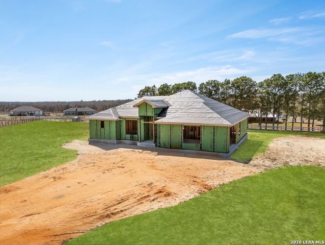 314 Honeysuckle Ln, La Vernia, TX 78121