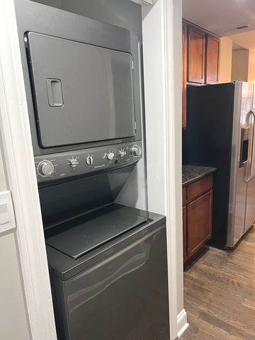 2254 W Arthur Avenue 1051A, Chicago, IL 60645