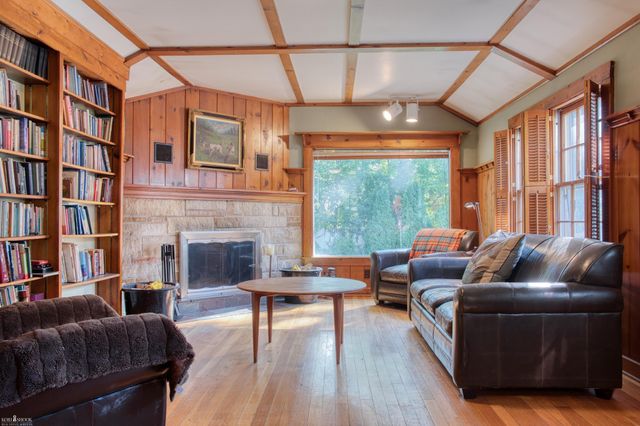 1010 N Washington Street, Owosso, MI 48867