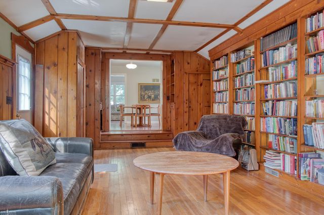 1010 N Washington Street, Owosso, MI 48867