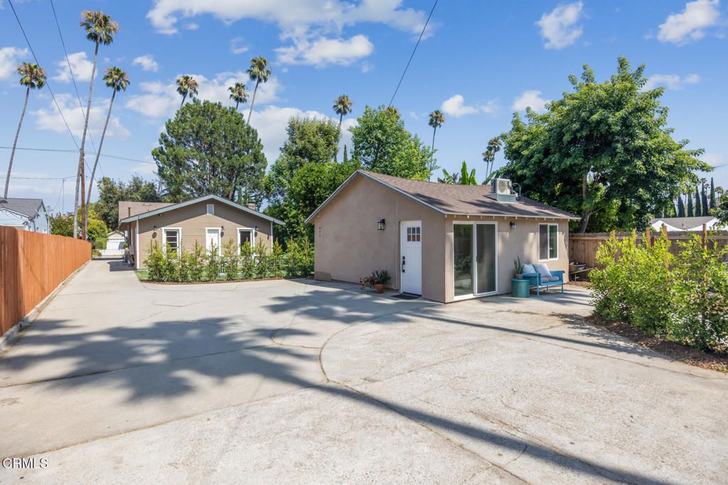 Image 56 of property listing at 975 N Mentor Avenue, Pasadena, CA 91104