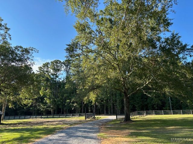 2183 Friendship Road, Tallassee, AL 36078