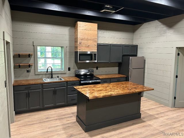 2183 Friendship Road, Tallassee, AL 36078