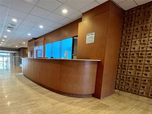 2899 Collins Ave 915, Miami Beach, FL 33140