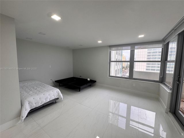 2899 Collins Ave 915, Miami Beach, FL 33140