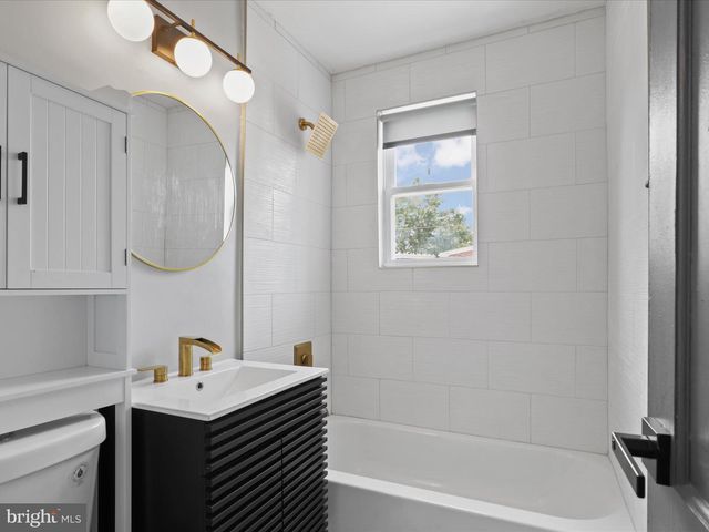 610 GALVESTON PL SE, Washington, DC 20032