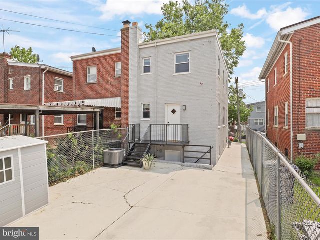 610 GALVESTON PL SE, Washington, DC 20032