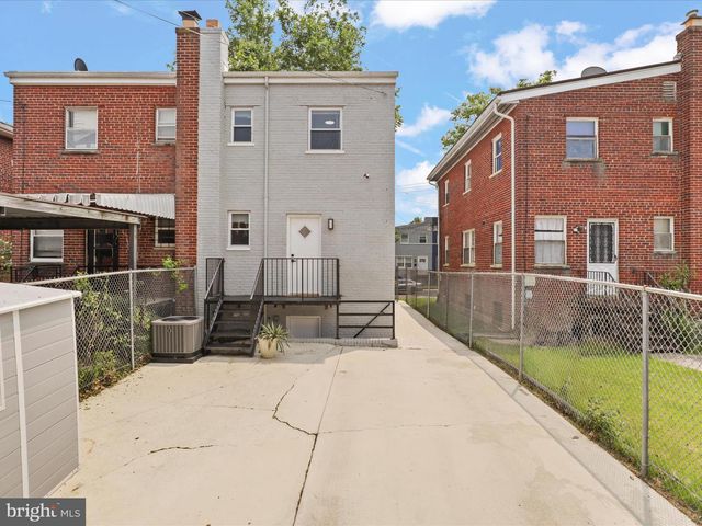 610 GALVESTON PL SE, Washington, DC 20032