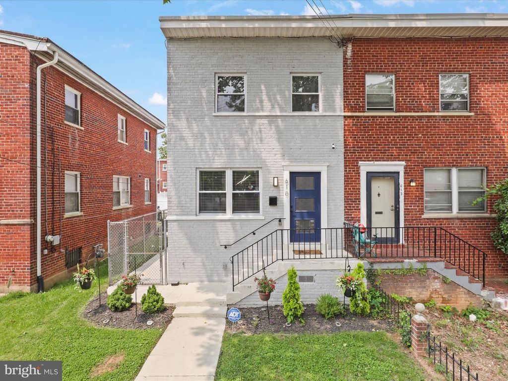 610 GALVESTON PL SE, Washington, DC 20032