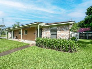 4537 Dakota Street, Dickinson, TX 77539