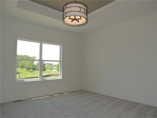 4484 Tee Box Drive, Basehor, KS 66007