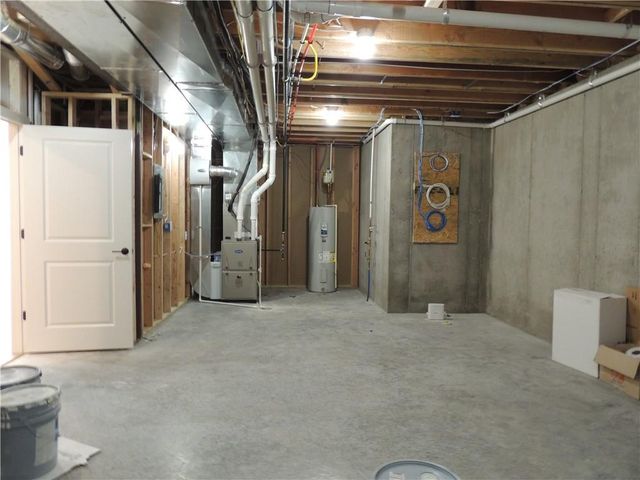 4484 Tee Box Drive, Basehor, KS 66007