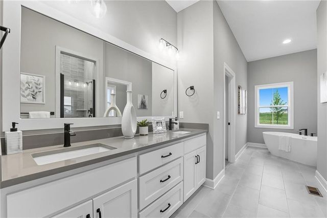 4484 Tee Box Drive, Basehor, KS 66007