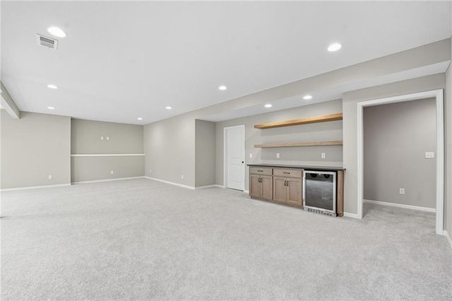 4484 Tee Box Drive, Basehor, KS 66007