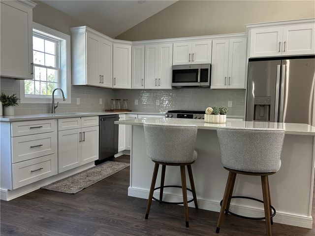 11 Fieldstone Way 11, Johnston, RI 02919