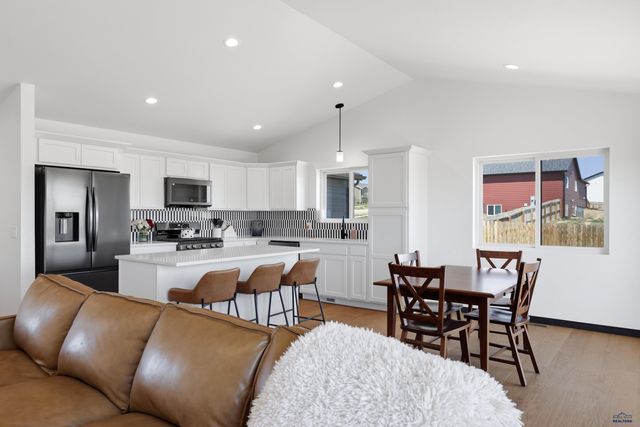24024 BRIDLE RIDGE RD, Rapid City, SD 57701