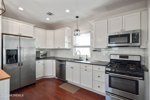 108 Morris Avenue, Belford, NJ 07718