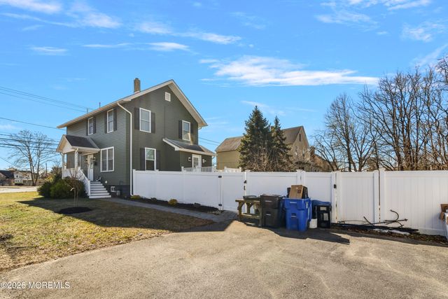 108 Morris Avenue, Belford, NJ 07718