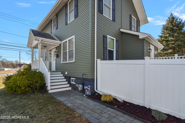 108 Morris Avenue, Belford, NJ 07718