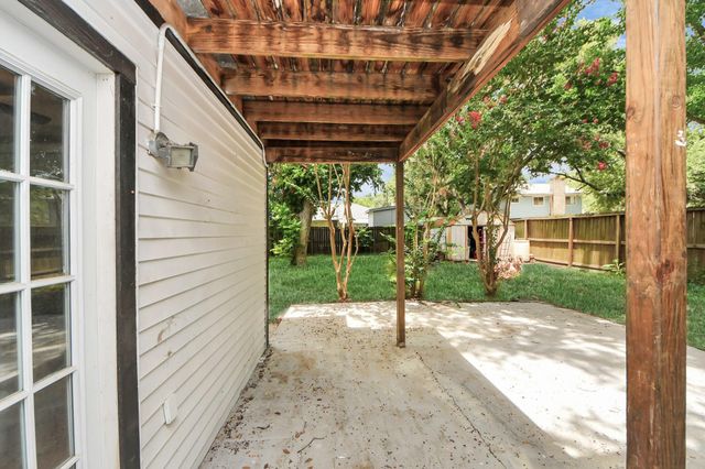 4900 Sandalwood Circle, Baytown, TX 77521