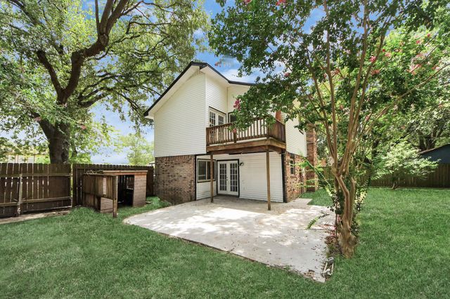 4900 Sandalwood Circle, Baytown, TX 77521