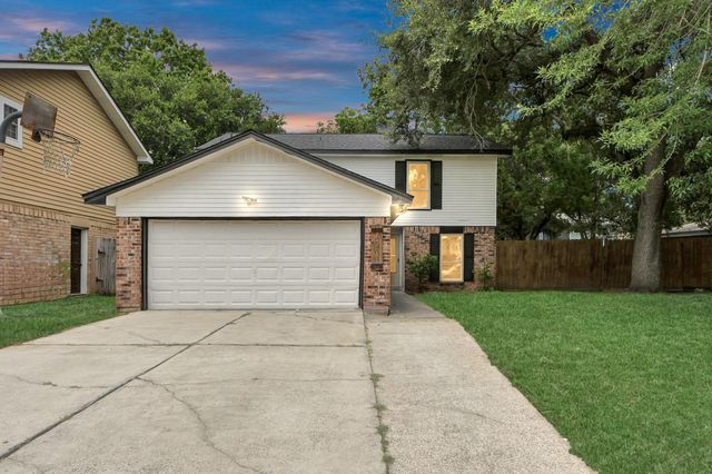 4900 Sandalwood Circle, Baytown, TX 77521