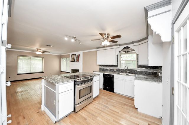 4900 Sandalwood Circle, Baytown, TX 77521