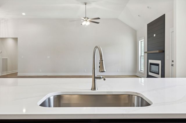 1630 Parchman Rd, Clarksville, TN 37040