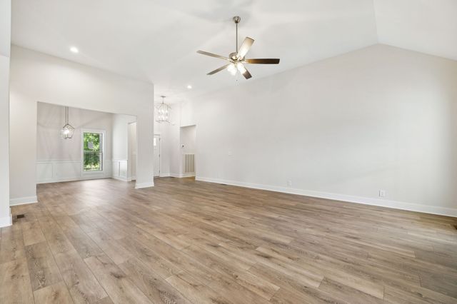 1630 Parchman Rd, Clarksville, TN 37040