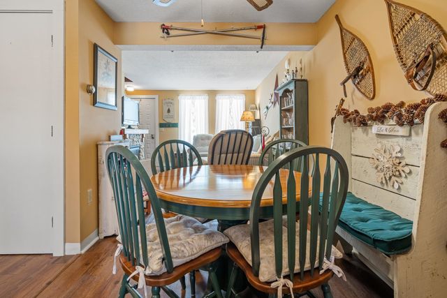 67 Bourn Brk Apt 53, Manchester, VT 05255